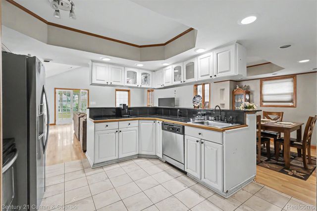 6559 Kolb Avenue, Allen Park, MI 48101