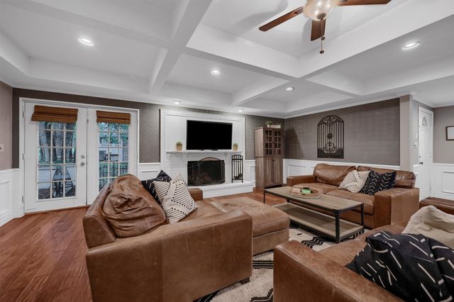 105 Cocopa Drive, Gainesville, TX 76240