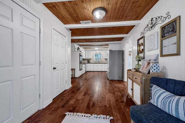 105 Cocopa Drive, Gainesville, TX 76240