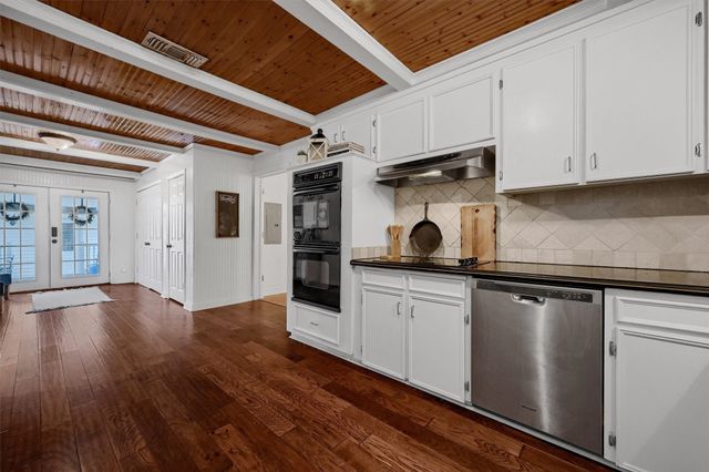 105 Cocopa Drive, Gainesville, TX 76240
