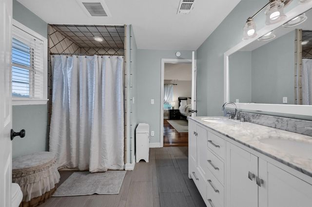 105 Cocopa Drive, Gainesville, TX 76240