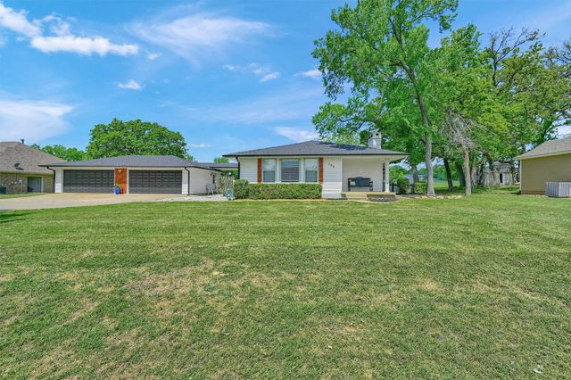 105 Cocopa Drive, Gainesville, TX 76240