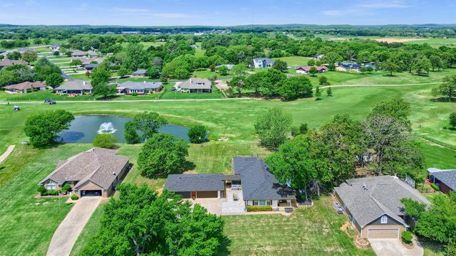 105 Cocopa Drive, Gainesville, TX 76240
