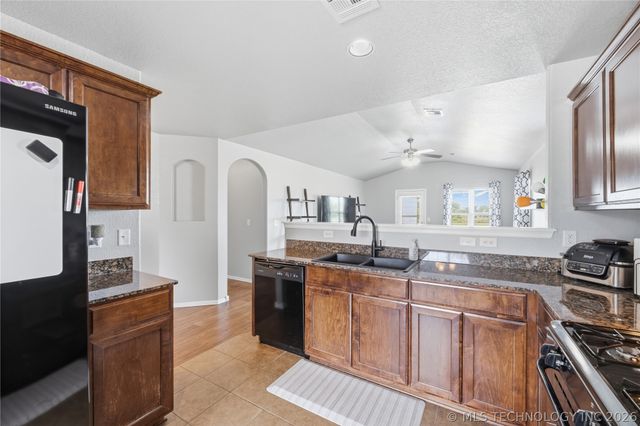 10912 N 117th East Avenue, Owasso, OK 74055