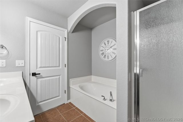 10912 N 117th East Avenue, Owasso, OK 74055