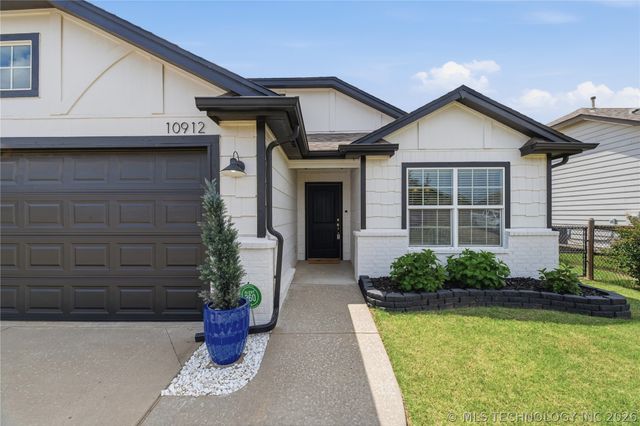 10912 N 117th East Avenue, Owasso, OK 74055