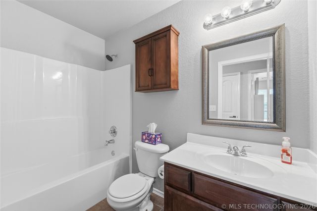 10912 N 117th East Avenue, Owasso, OK 74055