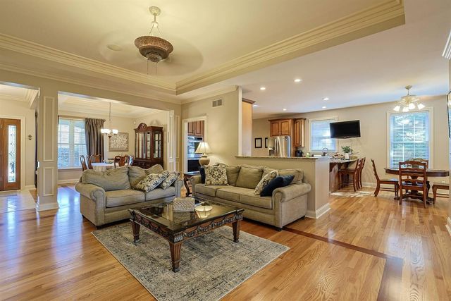 818 Lauren Drive, Villa Hills, KY 41017