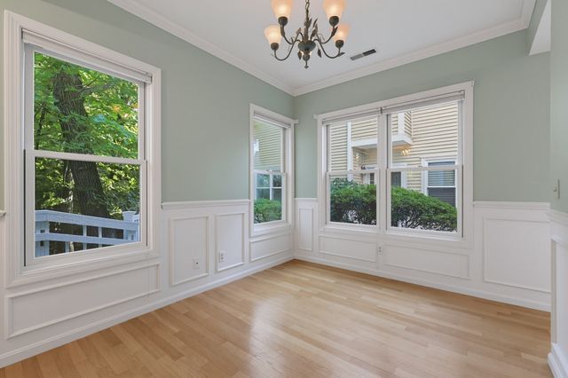 85 Hammond Pl 85, Woburn, MA 01801