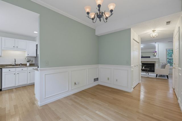85 Hammond Pl 85, Woburn, MA 01801