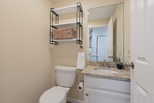 85 Hammond Pl 85, Woburn, MA 01801