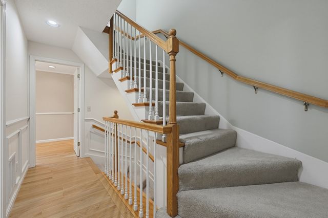 85 Hammond Pl 85, Woburn, MA 01801