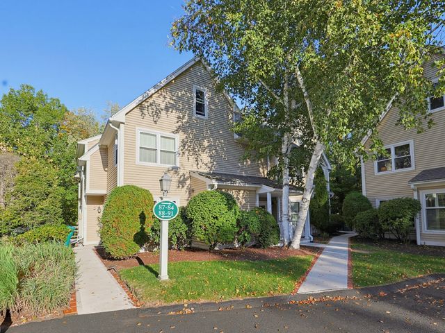 85 Hammond Pl 85, Woburn, MA 01801
