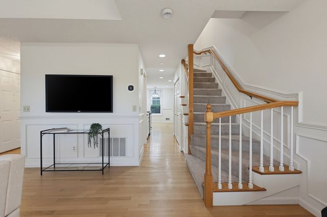85 Hammond Pl 85, Woburn, MA 01801