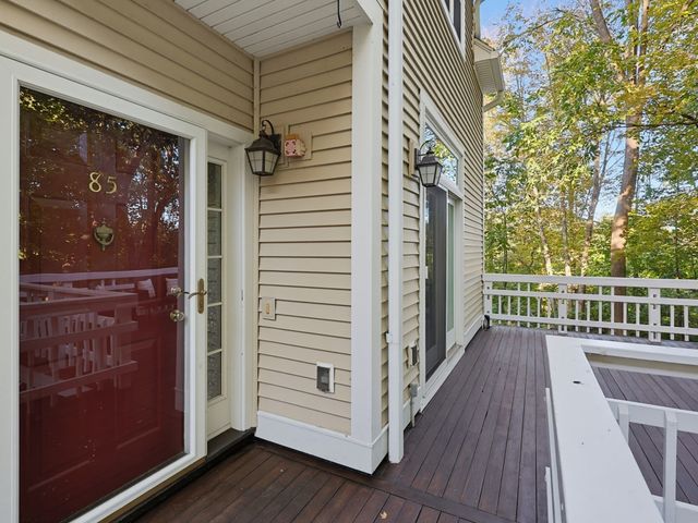 85 Hammond Pl 85, Woburn, MA 01801