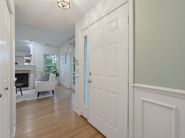 85 Hammond Pl 85, Woburn, MA 01801