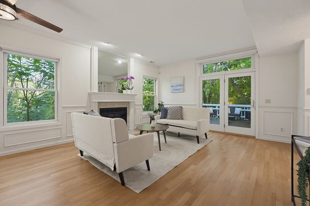 85 Hammond Pl 85, Woburn, MA 01801