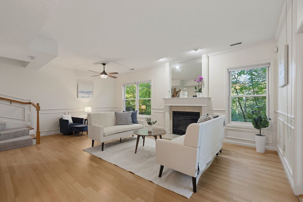 85 Hammond Pl 85, Woburn, MA 01801