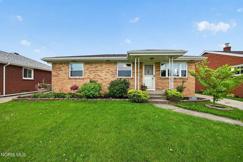 4552 283rd Street, Toledo, OH 43611