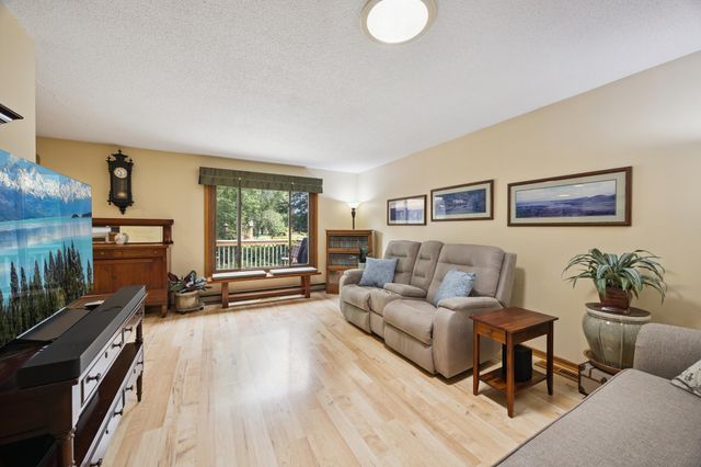 37 Ben Nevis Lane, Waite Park, MN 56387
