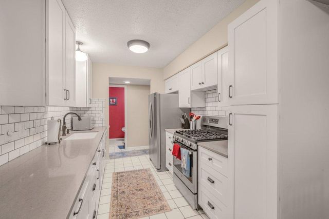 8771 Basswood Road, Eden Prairie, MN 55344