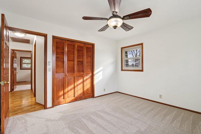 712 Lake Bluff DRIVE, Oconomowoc, WI 53066