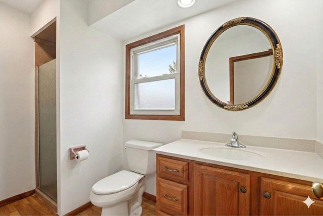 712 Lake Bluff DRIVE, Oconomowoc, WI 53066