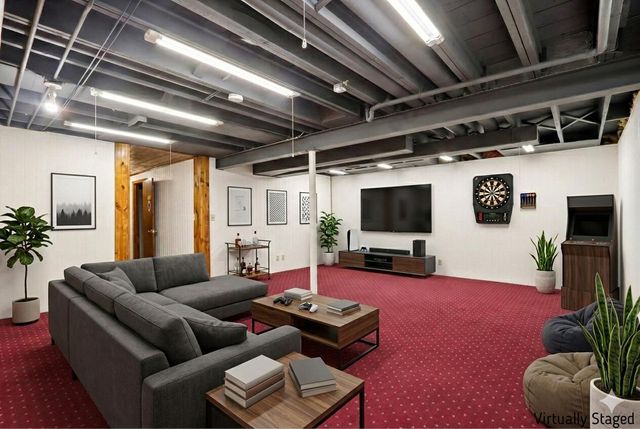 712 Lake Bluff DRIVE, Oconomowoc, WI 53066