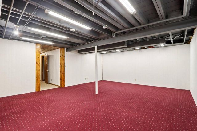 712 Lake Bluff DRIVE, Oconomowoc, WI 53066