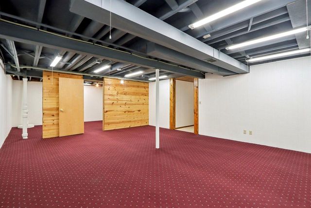 712 Lake Bluff DRIVE, Oconomowoc, WI 53066