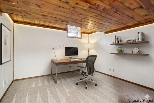 712 Lake Bluff DRIVE, Oconomowoc, WI 53066