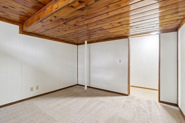 712 Lake Bluff DRIVE, Oconomowoc, WI 53066