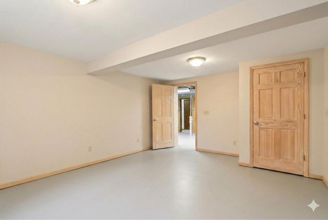 712 Lake Bluff DRIVE, Oconomowoc, WI 53066