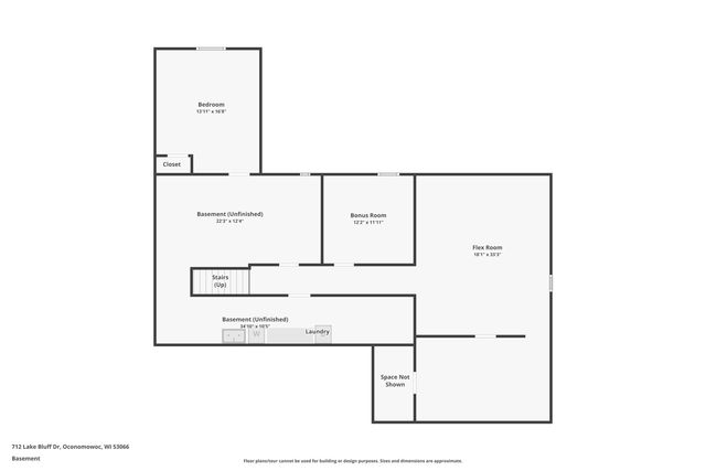 712 Lake Bluff DRIVE, Oconomowoc, WI 53066