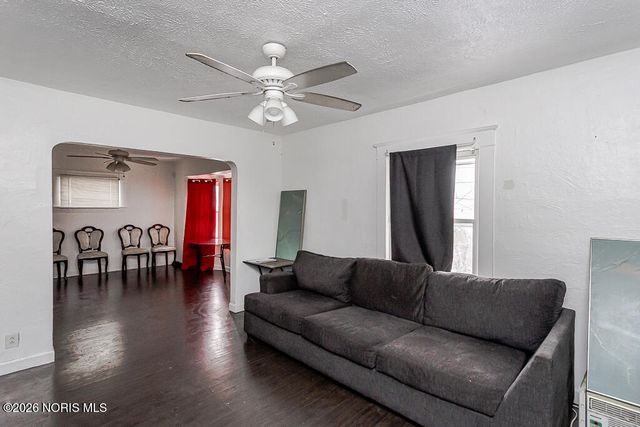 54 E Lake Street, Toledo, OH 43608