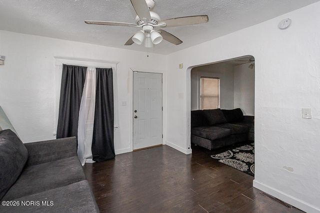 54 E Lake Street, Toledo, OH 43608