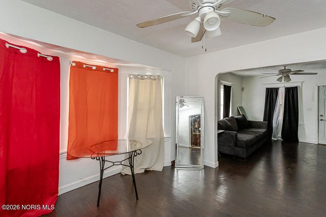 54 E Lake Street, Toledo, OH 43608