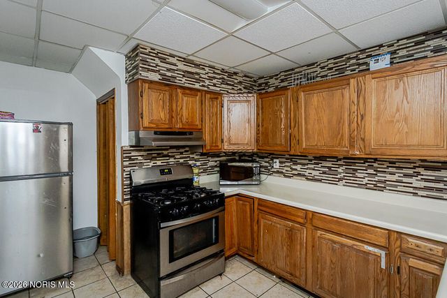 54 E Lake Street, Toledo, OH 43608