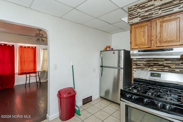 54 E Lake Street, Toledo, OH 43608