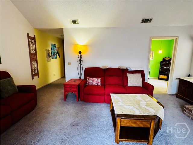 32 E Deerwood Road, Savannah, GA 31410