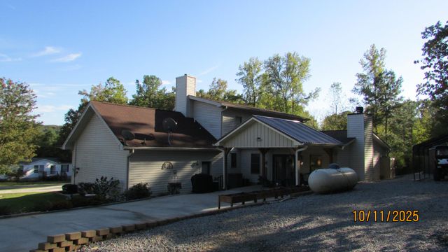 8441 Toestring Valley Road, Spring City, TN 37381