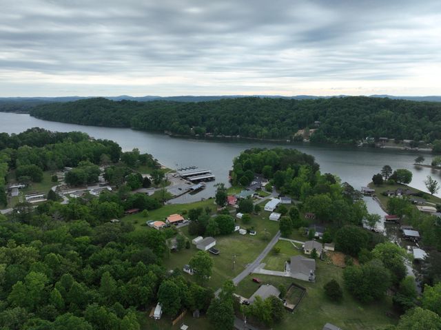 8441 Toestring Valley Road, Spring City, TN 37381