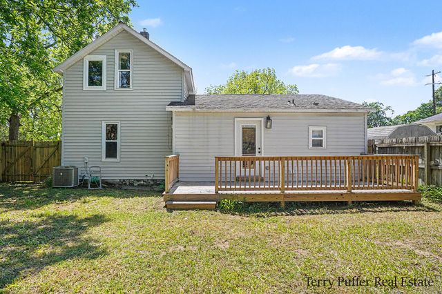 416 Pine Street, Fruitport, MI 49415
