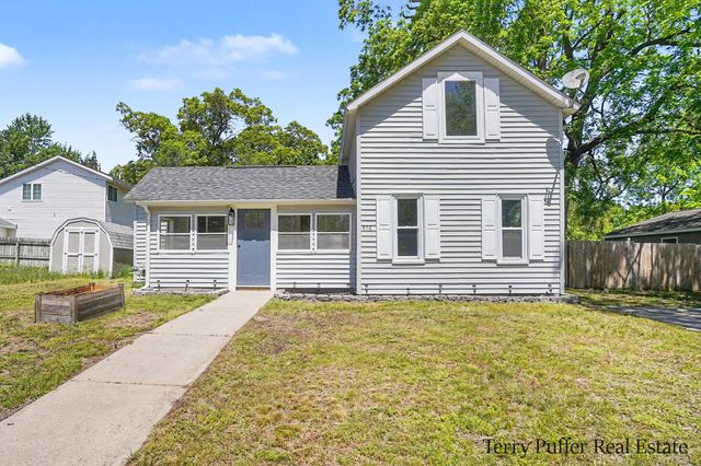 416 Pine Street, Fruitport, MI 49415