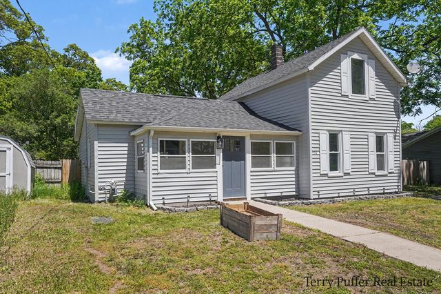 416 Pine Street, Fruitport, MI 49415
