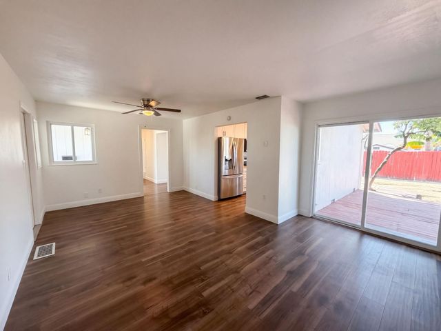 5208 Fernwood Way, Sacramento, CA 95841