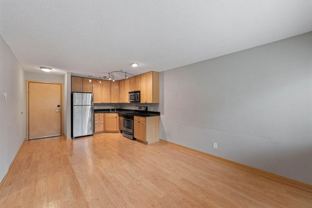 2530 1st Avenue S N201, Minneapolis, MN 55404