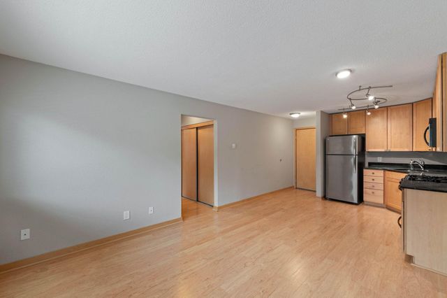 2530 1st Avenue S N201, Minneapolis, MN 55404