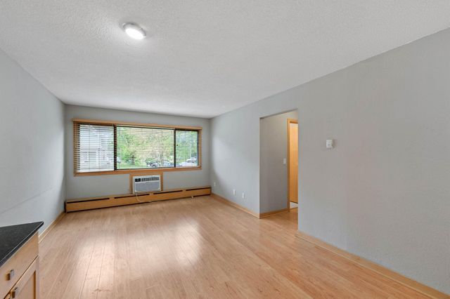 2530 1st Avenue S N201, Minneapolis, MN 55404
