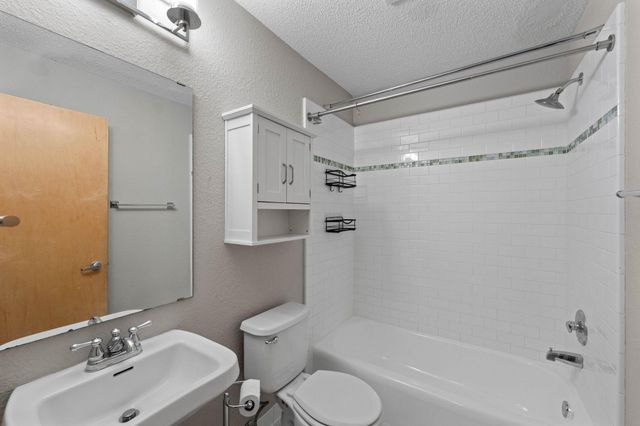 2530 1st Avenue S N201, Minneapolis, MN 55404